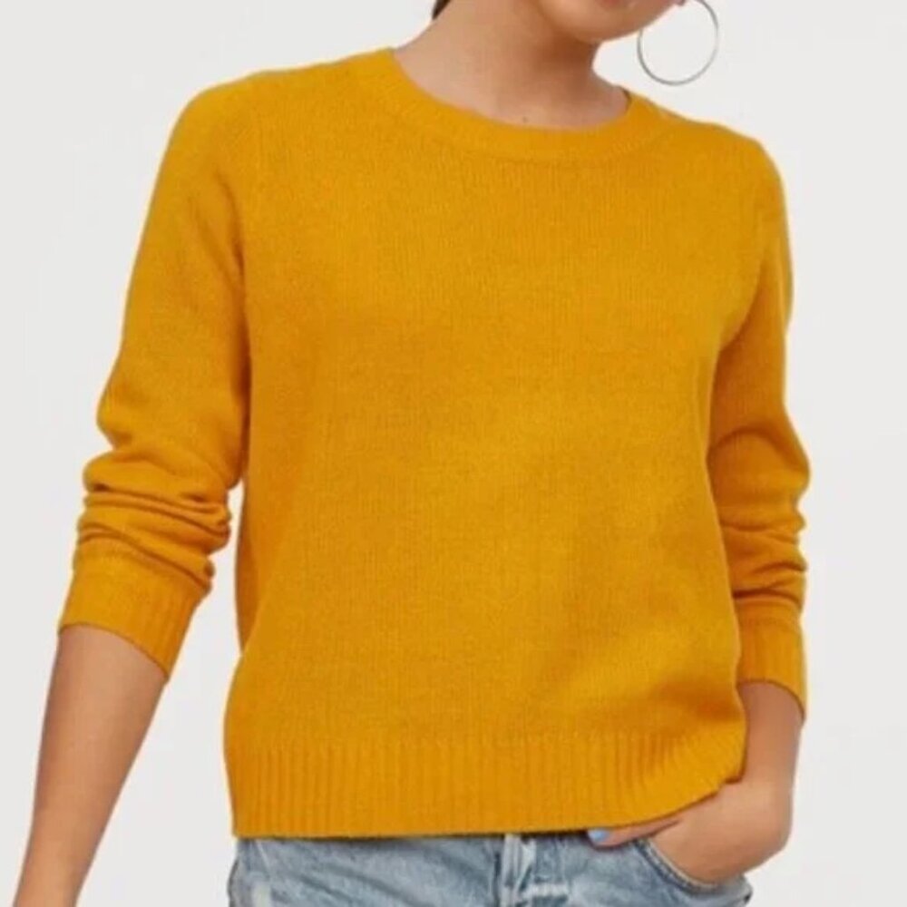 H&M Divided Cropped Boxy Crewneck Sweater Golden Yellow Medium